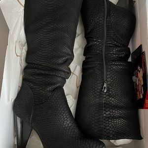 Carlos Women’s Wanted Infatuation Black PT Leather knee High boots 7.5M